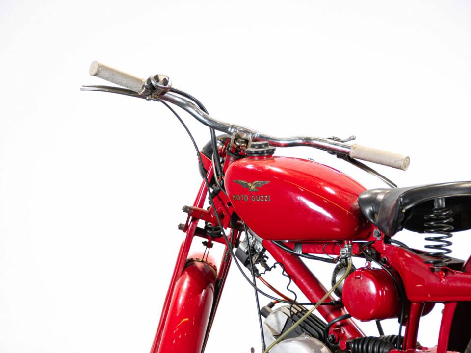 Bild 10/50 von Moto Guzzi Motoleggera 65 (1951)