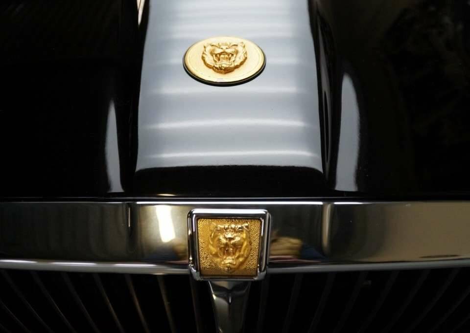 Image 12/47 of Jaguar XJ12 6.0 (1994)