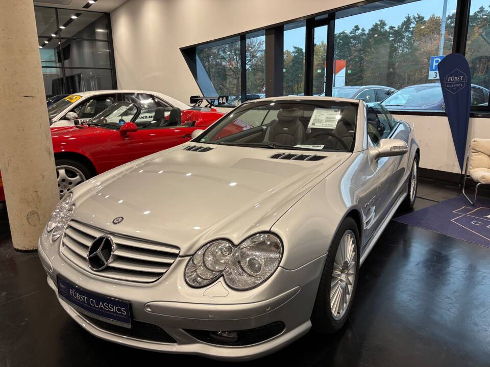 Image 8/29 of Mercedes-Benz SL 55 AMG (2002)
