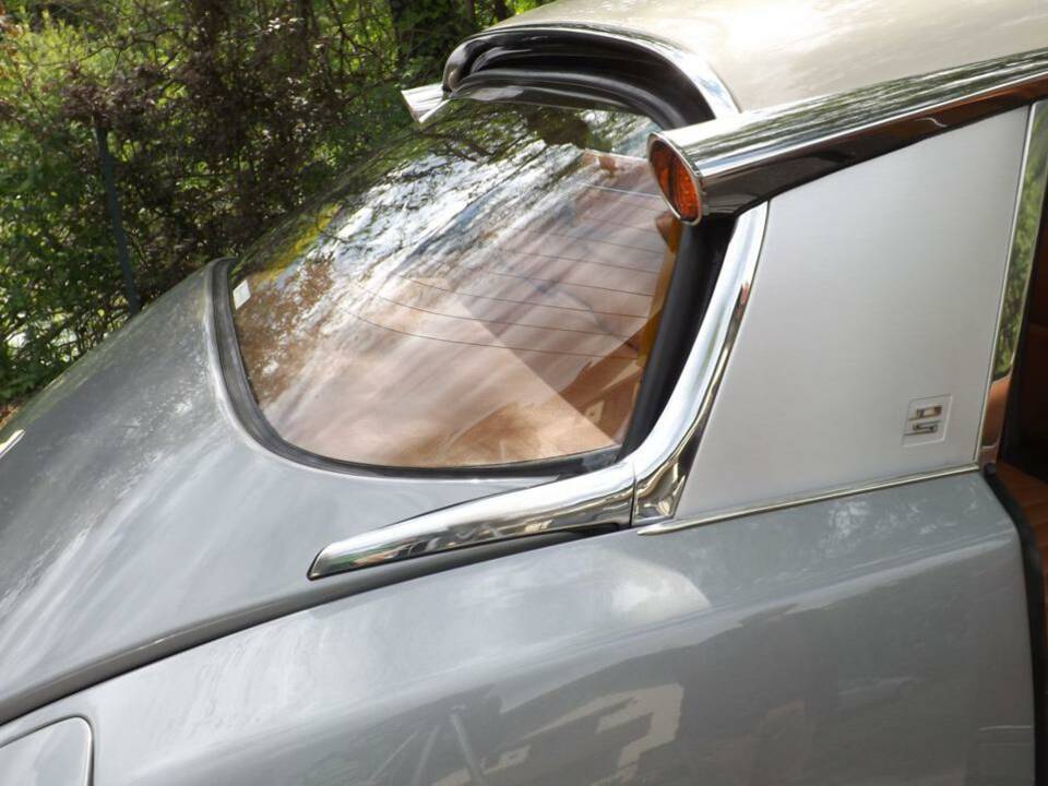 Image 29/35 de Citroën DS 21 Pallas (1969)