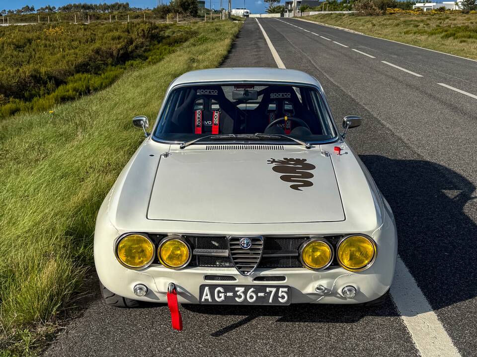 Image 2/99 of Alfa Romeo Giulia 1750 GT Am (1971)