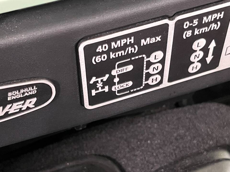 Imagen 10/10 de Land Rover Defender 110 Heritage (2015)