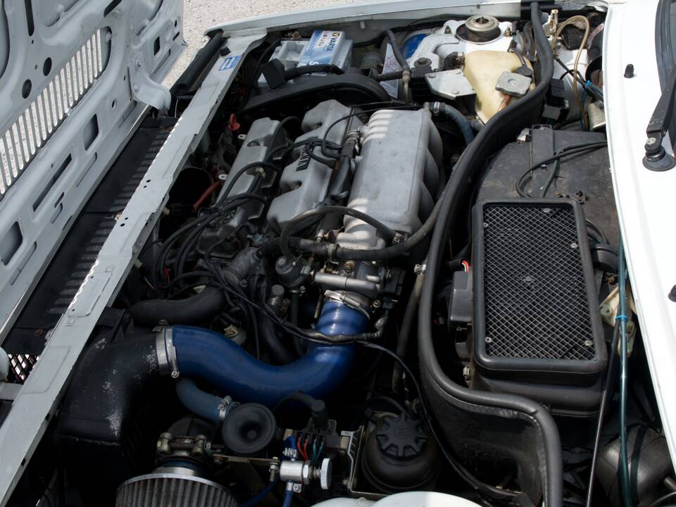 Image 25/47 of Lancia Delta HF Integrale (1988)