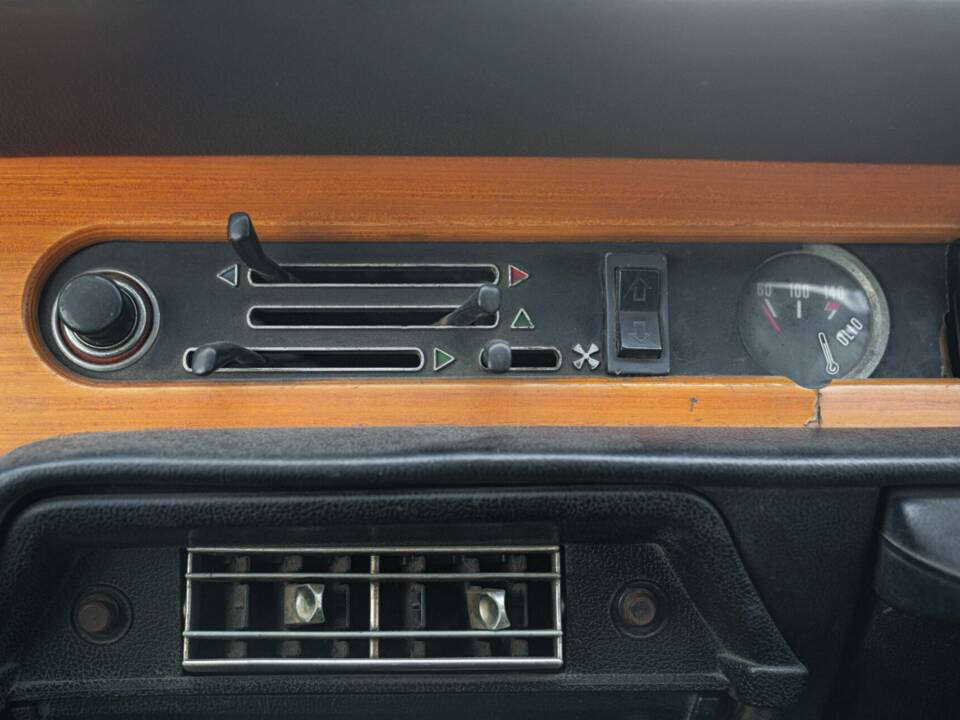 Image 29/44 of Lancia Fulvia Sport 1.6 (Zagato) (1972)