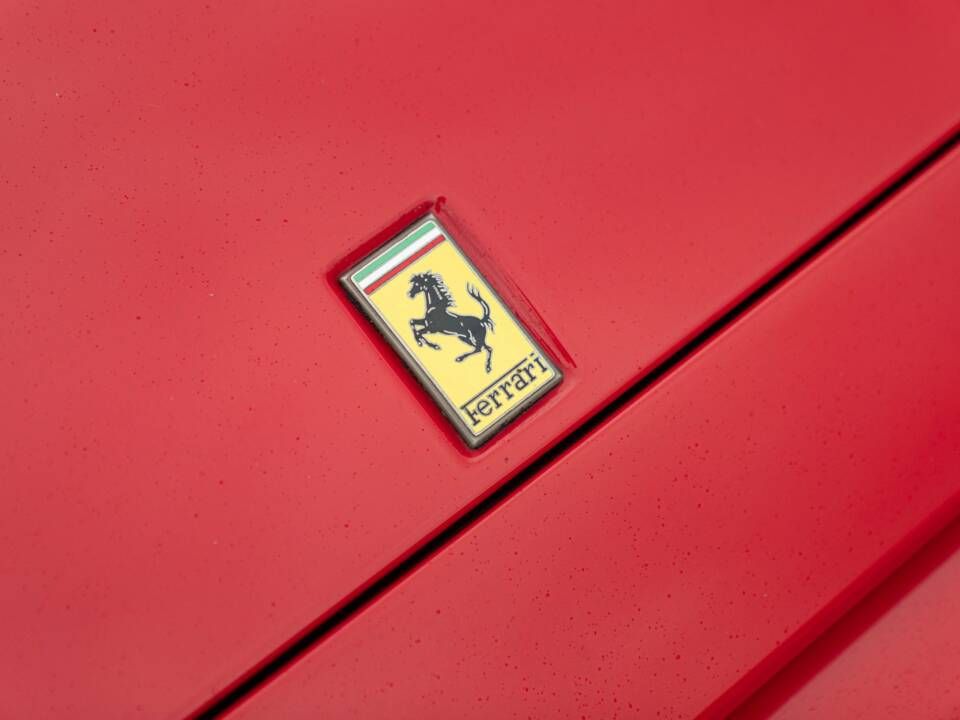 Image 42/50 of Ferrari Mondial T (1991)