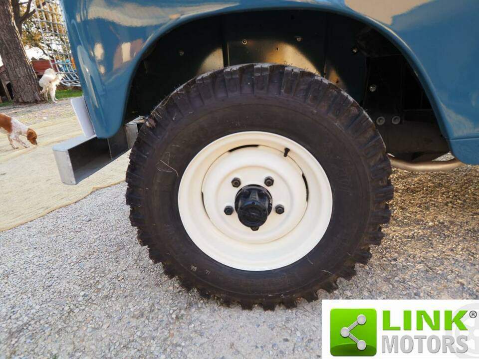 Bild 9/10 von Land Rover Defender 110 (1983)