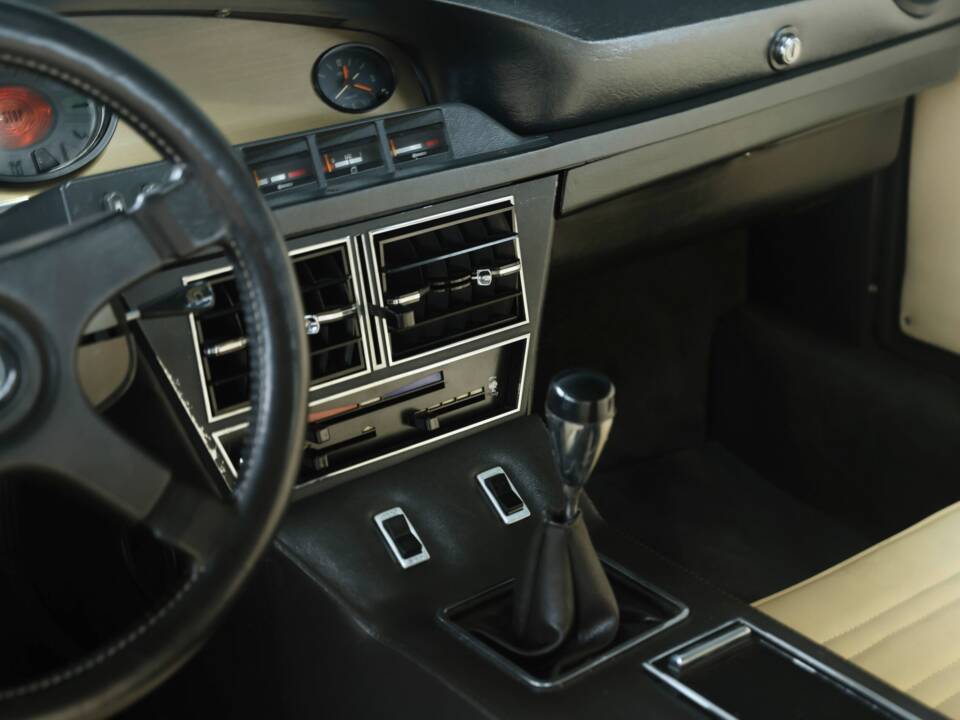 Image 24/50 of Maserati Merak (1974)