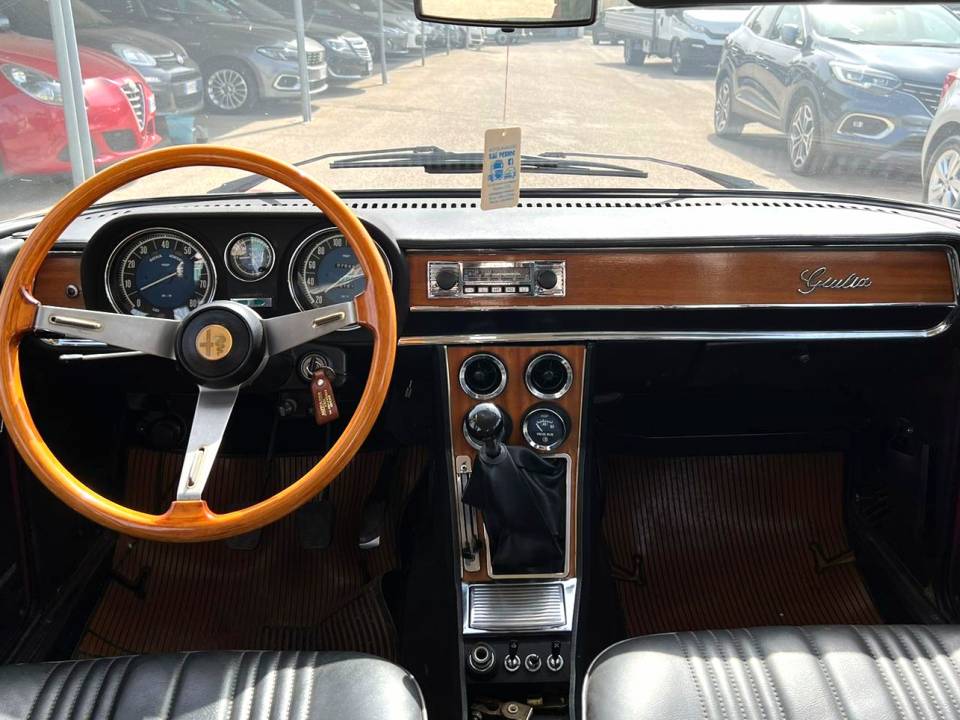 Bild 15/21 von Alfa Romeo Giulia Nuova Super 1600 (1976)