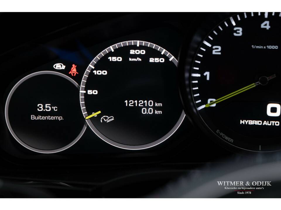 Image 20/37 of Porsche Cayenne E-Hybrid (2018)