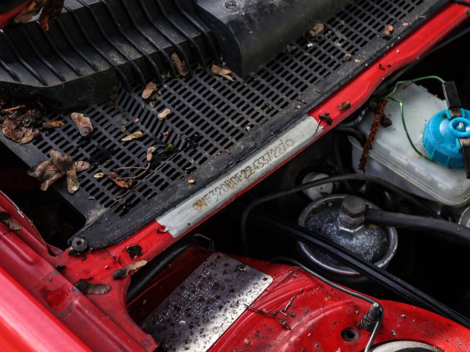 Image 25/38 of Peugeot 205 CTi (1991)