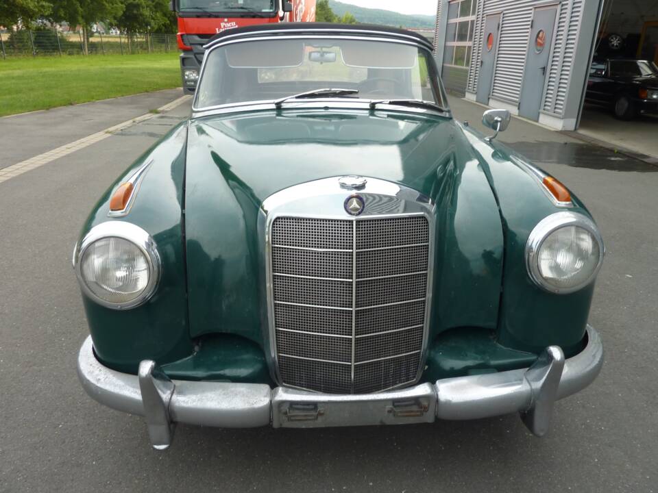 Image 1/17 de Mercedes-Benz 220 S Cabriolet (1956)