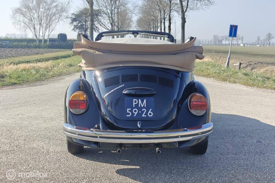 Image 17/35 de Volkswagen Coccinelle 1303 (1972)