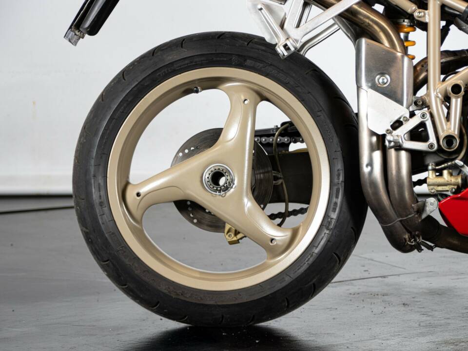 Immagine 16/50 di Ducati 996 (2000)