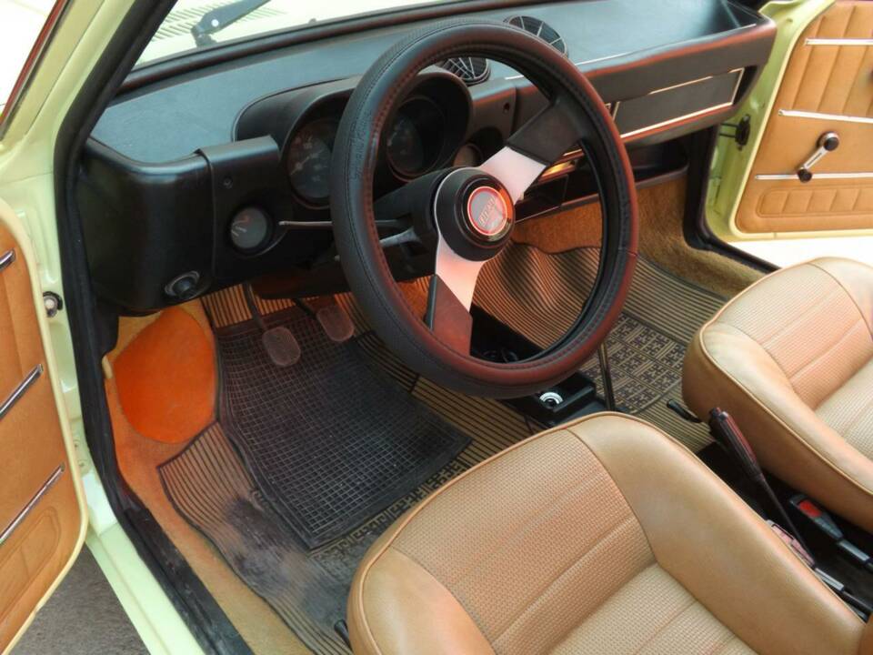 Image 17/50 of FIAT 128 Sport Coupe (1974)
