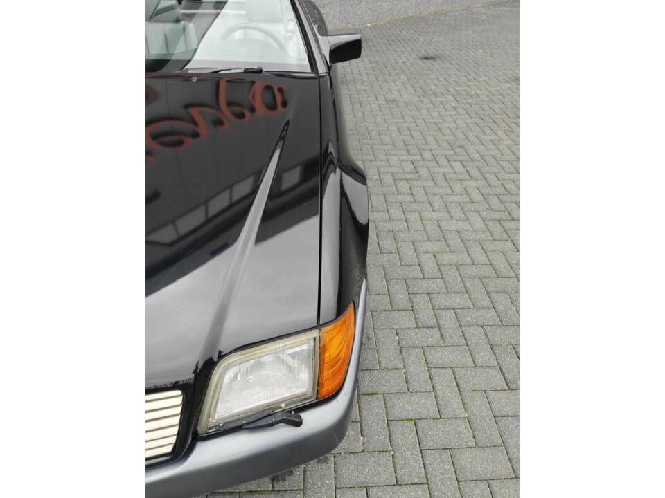 Image 24/50 de Mercedes-Benz 500 SL (1991)