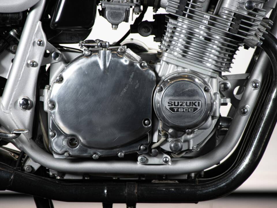 Immagine 28/50 di Suzuki GSX 750S Katana (1982)