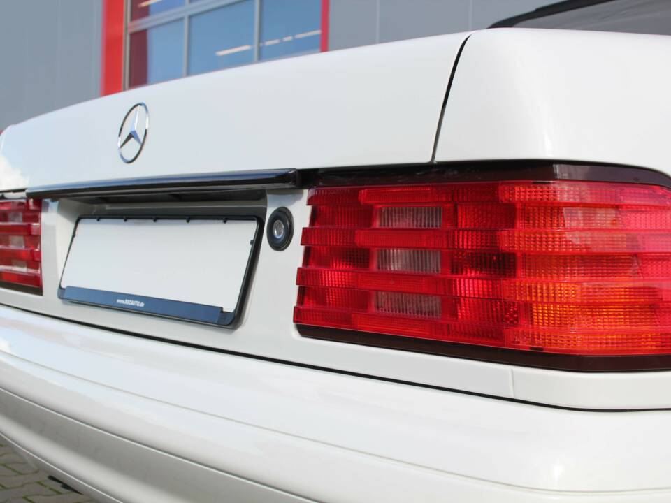 Bild 8/34 von Mercedes-Benz SL 320 (1996)