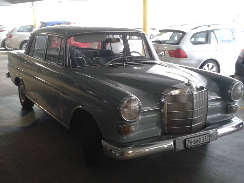 Image 1/4 of Mercedes-Benz 200 (1967)