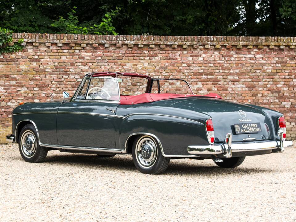 Bild 2/50 von Mercedes-Benz 220 SE Cabriolet (1960)