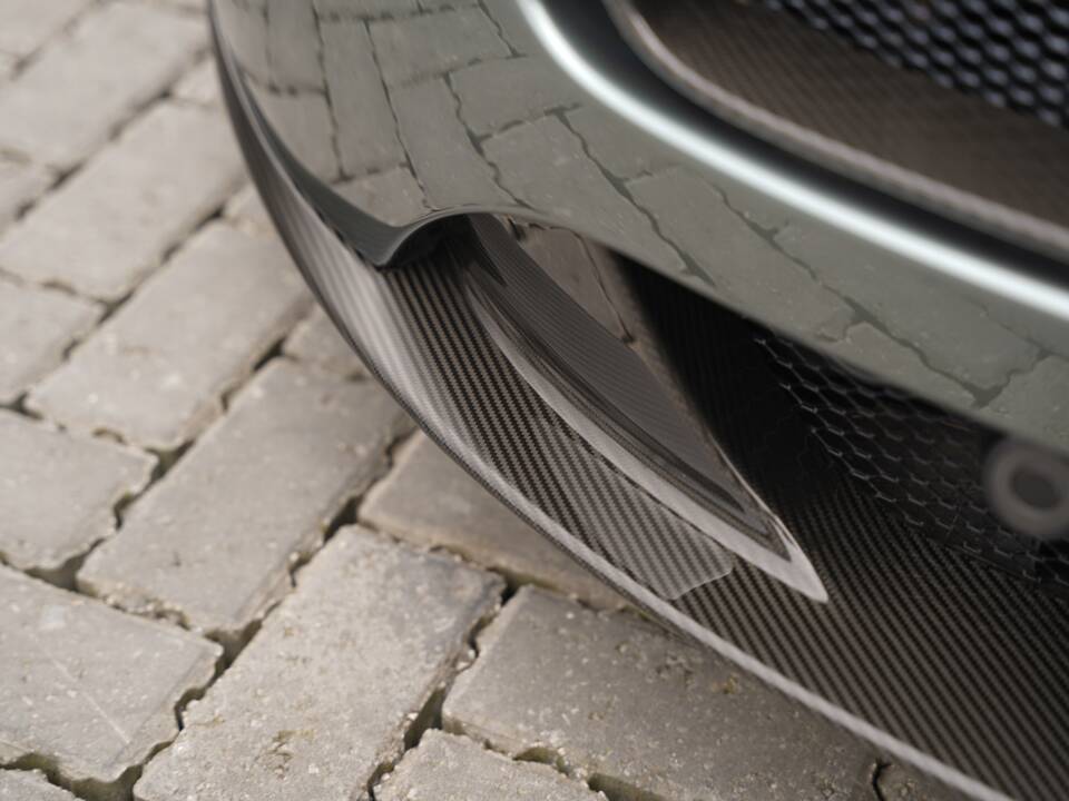 Bild 40/50 von Aston Martin V12 Vantage AMR (2017)