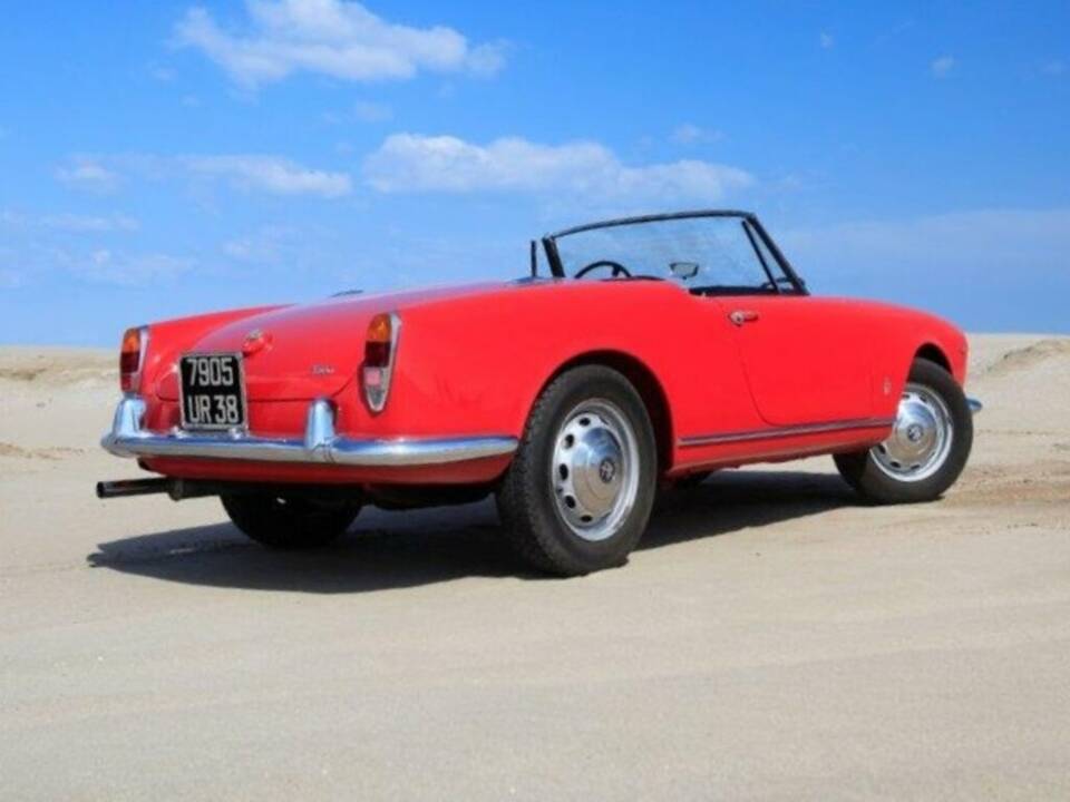 Afbeelding 4/8 van Alfa Romeo Giulia 1600 Spider (1964)