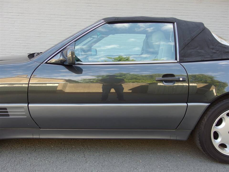 Image 31/96 of Mercedes-Benz 300 SL (1992)