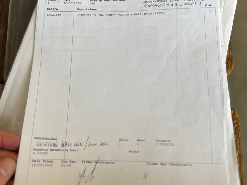 Bild 26/79 von Mercedes-Benz 200 CE (1993)