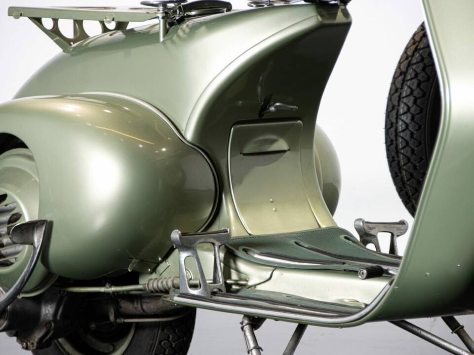 Immagine 42/50 di Piaggio Vespa 125 (1950)