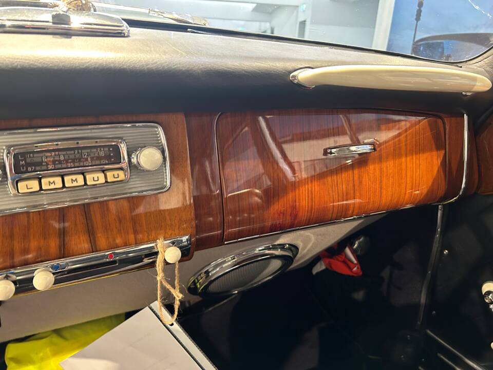 Image 21/32 of BMW 3200 S (1963)