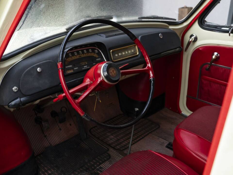 Image 10/29 of Renault Ondine (1960)