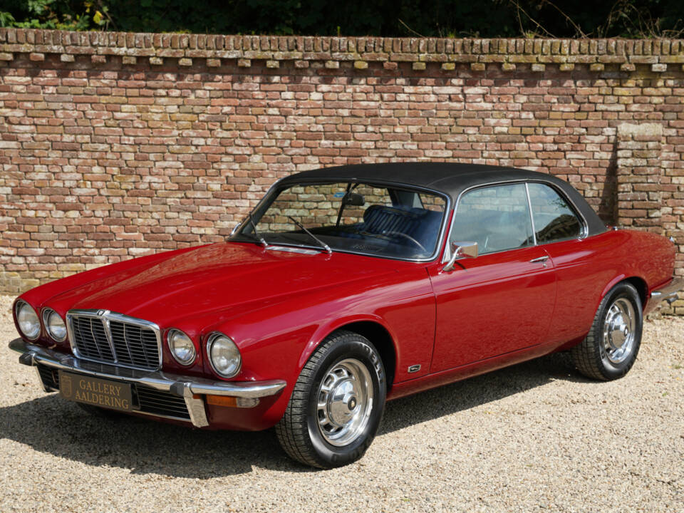 Bild 33/50 von Jaguar XJ 6 C 4.2 (1976)