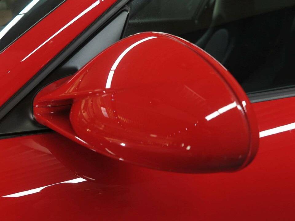 Image 41/50 of Porsche 911 Carrera 4S (2011)