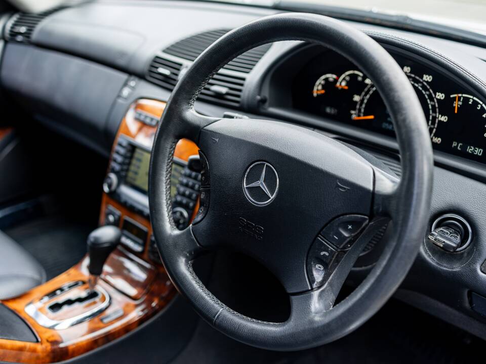 Bild 26/36 von Mercedes-Benz CL 500 (2004)