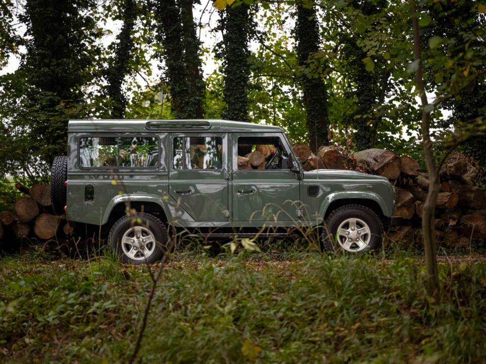 Image 7/8 of Land Rover Defender (2016)