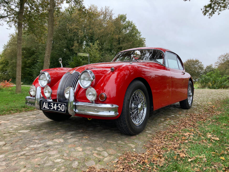 Immagine 2/51 di Jaguar XK 150 3.8 S FHC (1960)