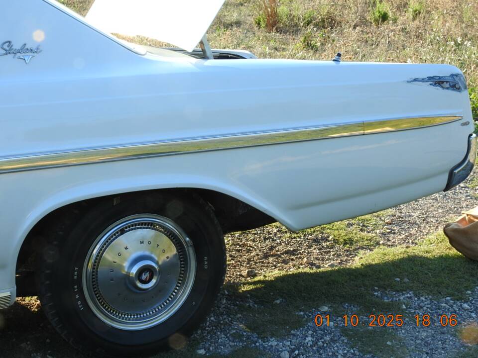 Image 40/47 of Buick Skylark Coupe (1964)