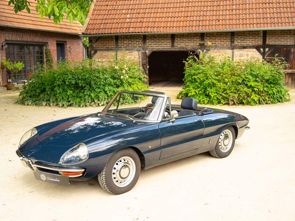 Image 8/83 de Alfa Romeo 1750 Spider Veloce (1969)