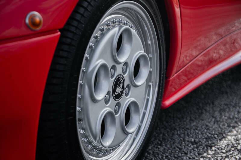 Image 45/48 of Lamborghini Diablo (1991)