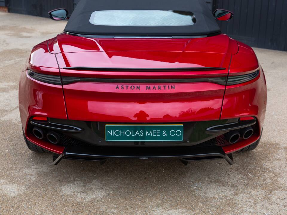 Immagine 39/84 di Aston Martin DBS 770 Ultimate Volante (2023)