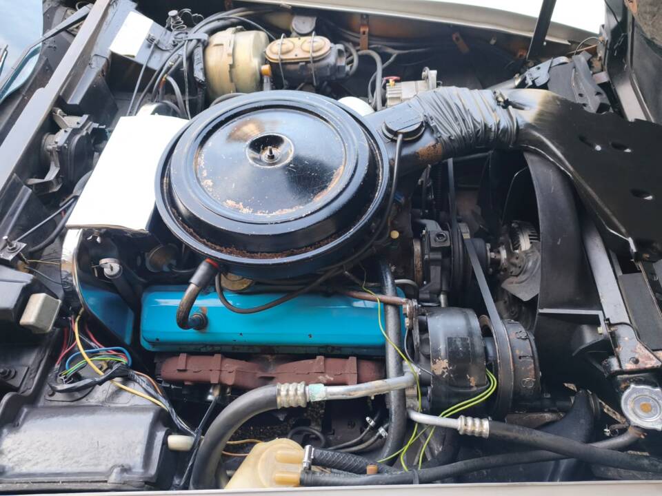 Image 15/23 of Chevrolet Corvette Stingray (1977)