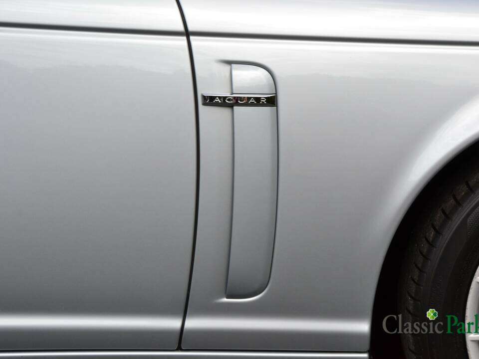 Immagine 15/46 di Jaguar XJ 8 3.5 (2007)