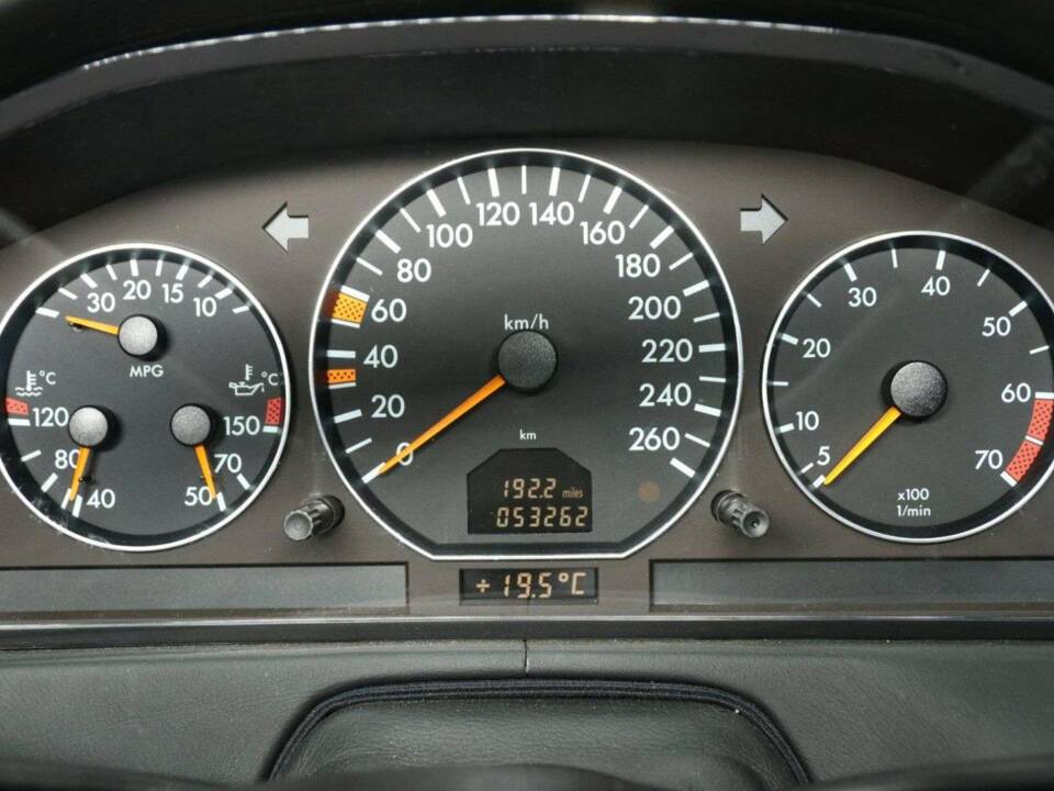 Immagine 14/30 di Mercedes-Benz SL 600 (2001)
