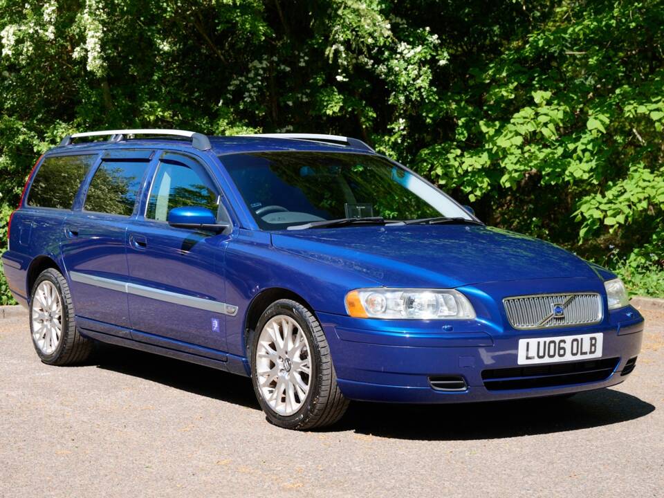 Image 1/50 of Volvo V 70 2.4 (2006)