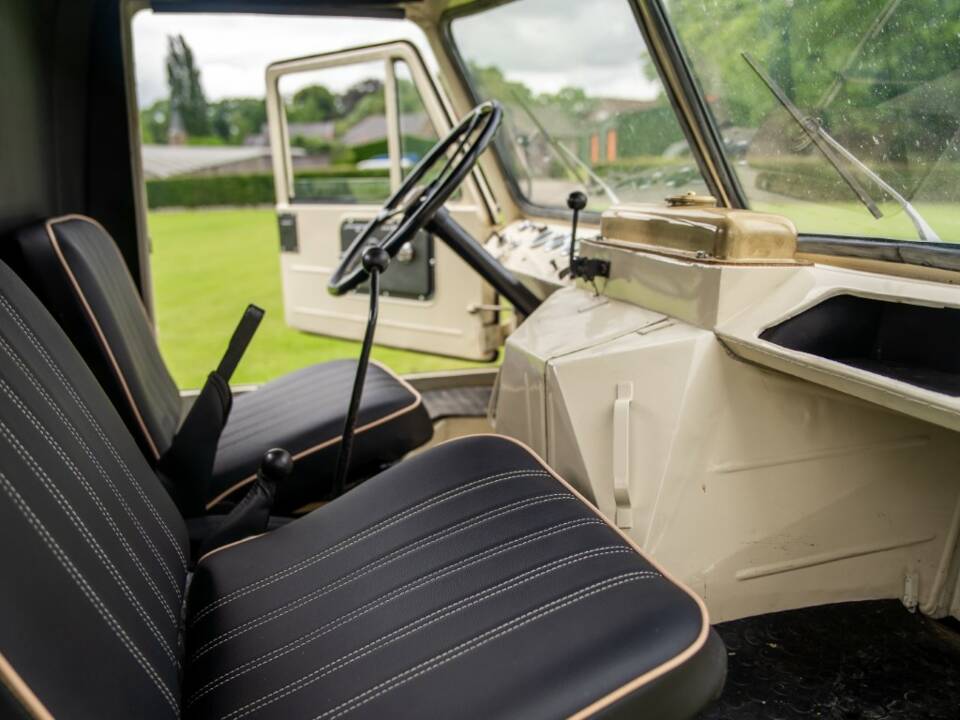 Image 14/15 of Mercedes-Benz Unimog 401 (1955)