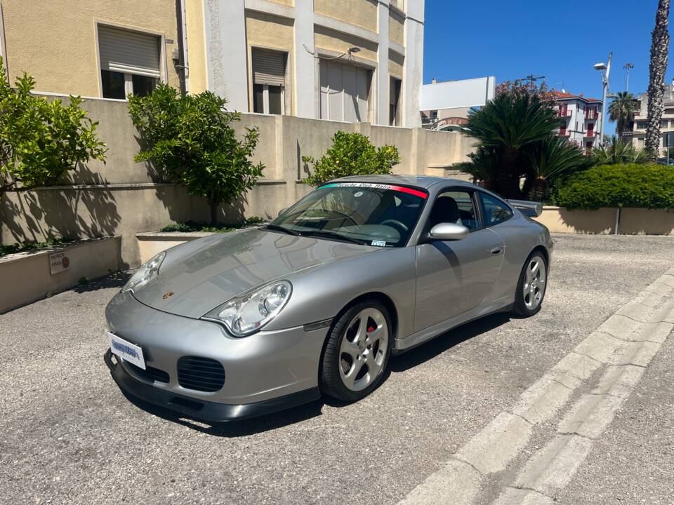 Image 2/39 of Porsche 911 Carrera 4S (2002)