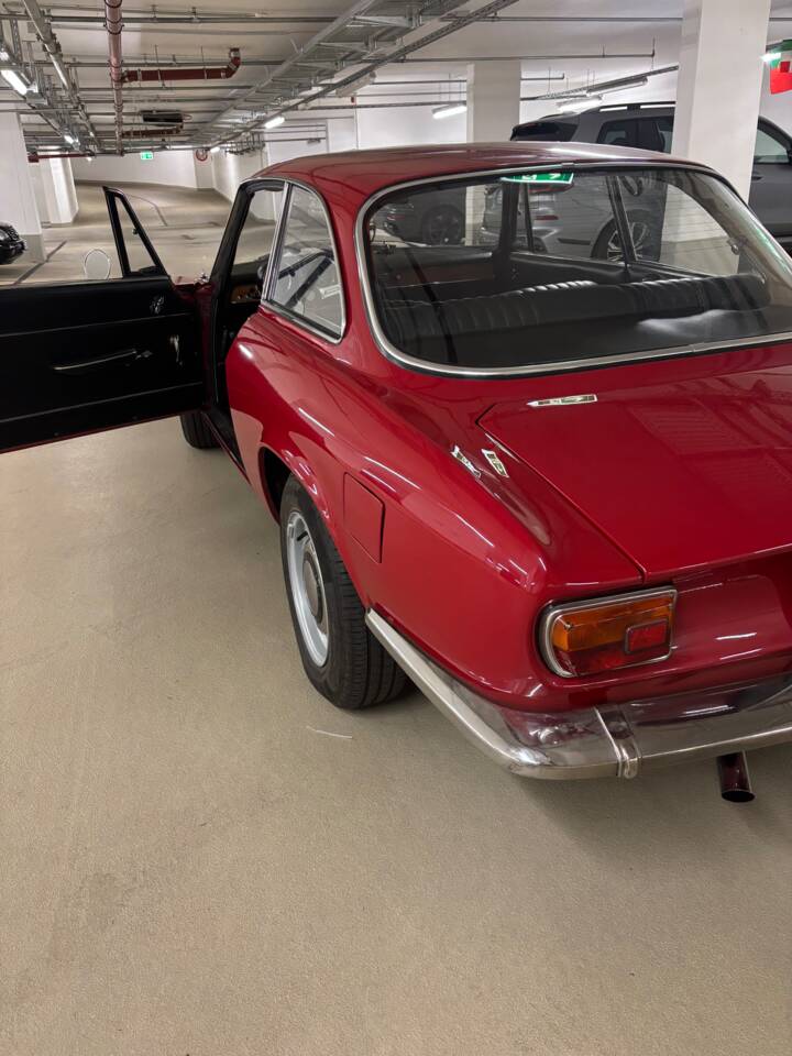 Afbeelding 9/33 van Alfa Romeo Giulia 1600 GT Junior (1972)