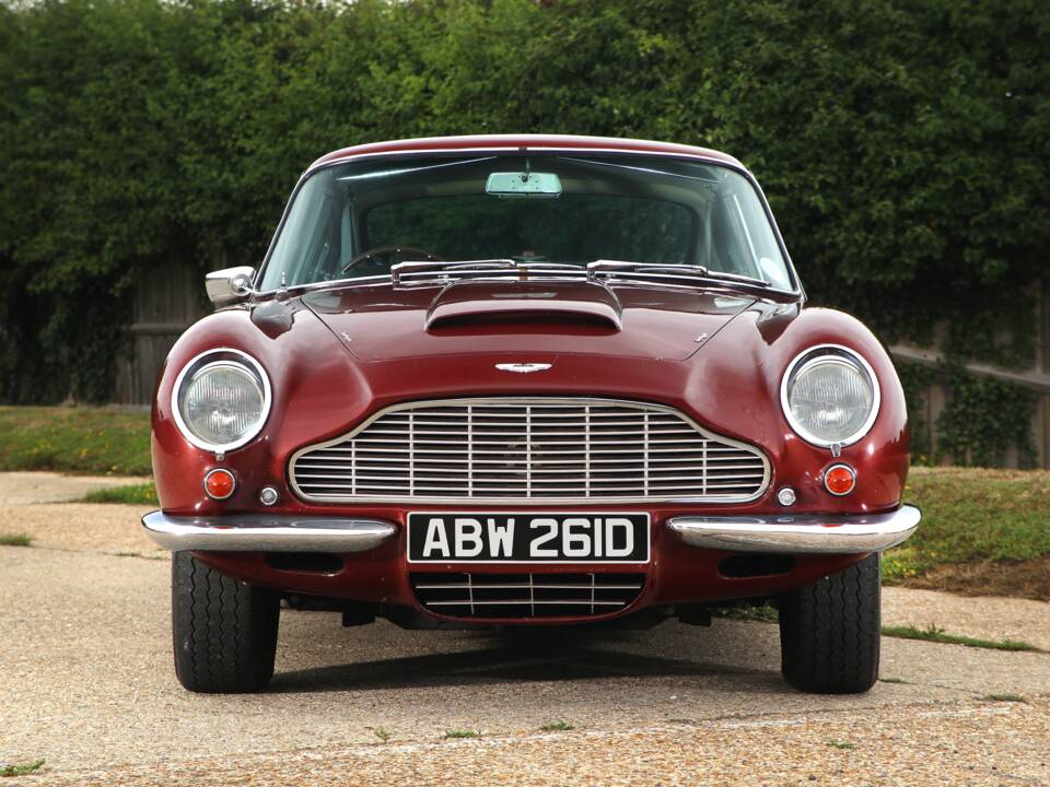 Image 6/23 of Aston Martin DB 6 (1966)