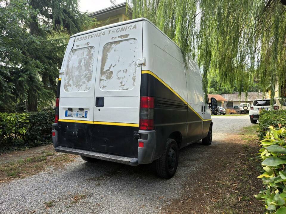 Bild 3/26 von FIAT Ducato 2.8 i.d. TD (2000)