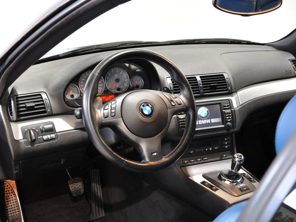 Image 22/45 of BMW M3 (2002)