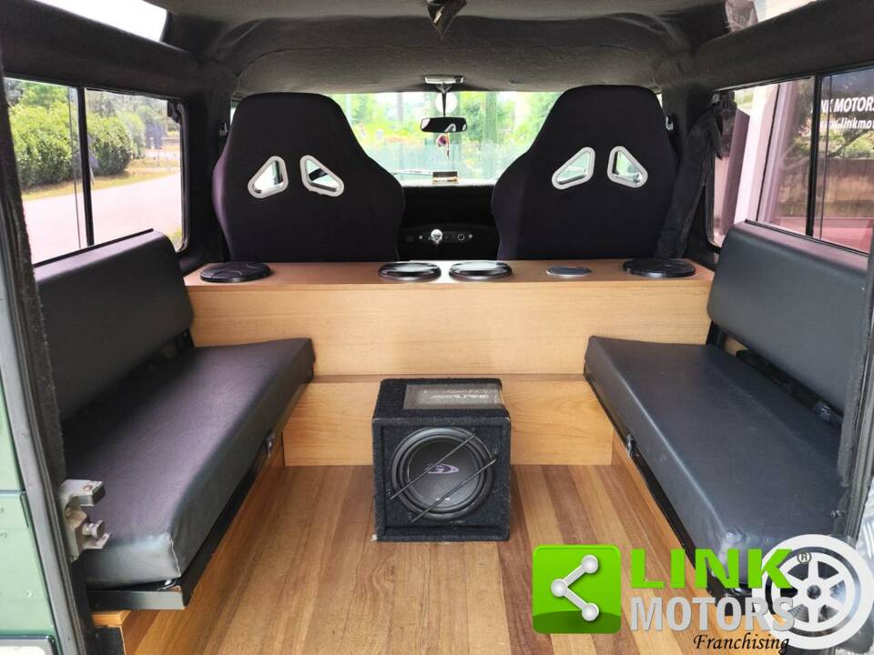 Bild 6/10 von Land Rover Defender 90 Td5 (1999)